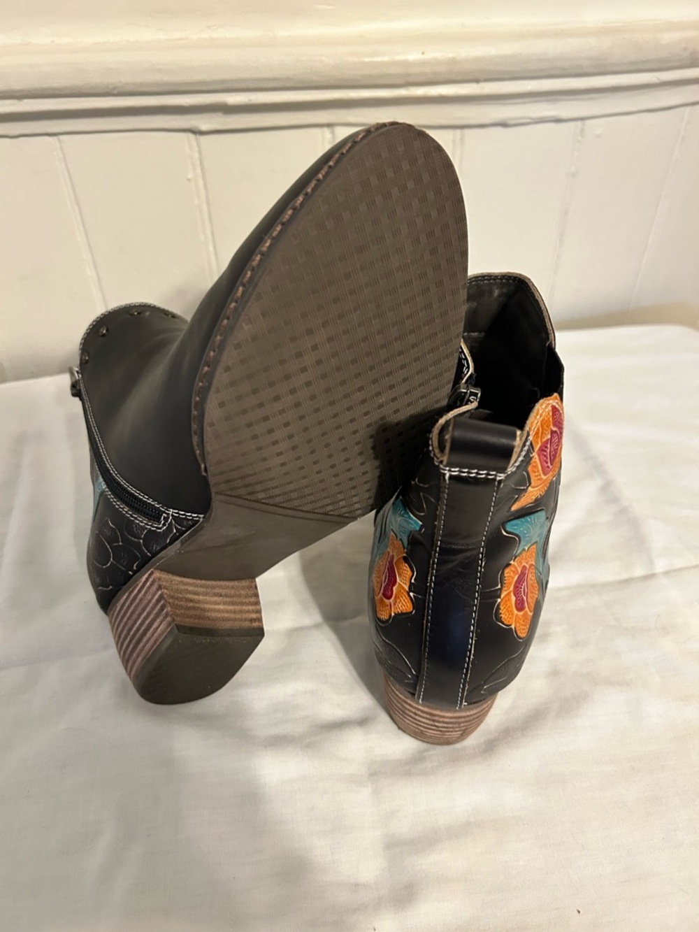 L’Artiste By Spring Step Jason’s Floral Leather Hand-Painted Booties/Black/41 - Picture 5 of 5